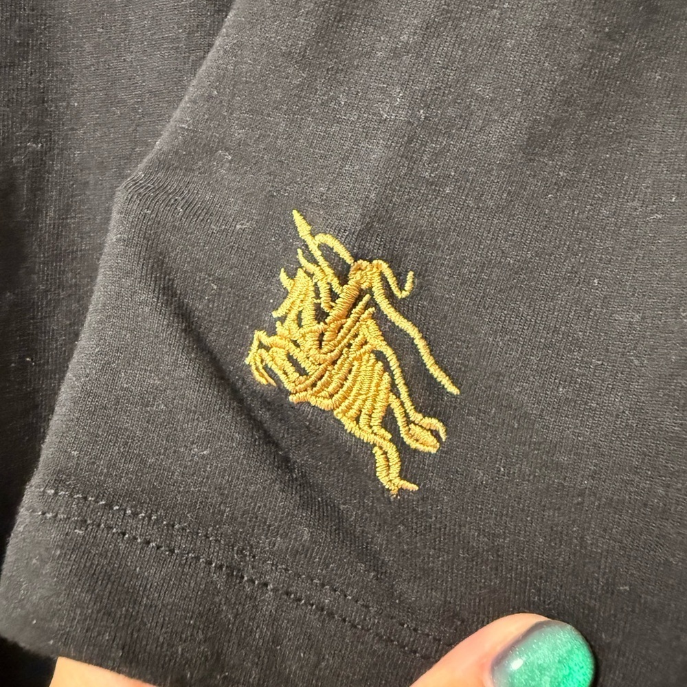 Burberry Black T Shirt Gold Embroidered Logo size M Men - Picture 8 of 10
